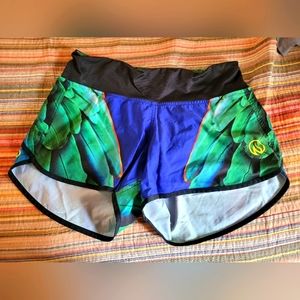 WOMEN'S WING SHORTS